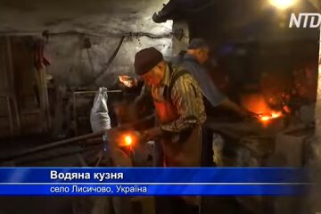 Унікальна водяна кузня на Закарпатті притягує туристів зі всієї України: "Їй більше 250 років"