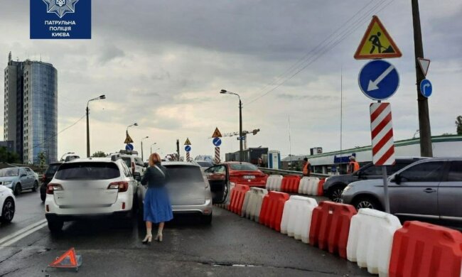 Серйозна ДТП паралізувала рух у Києві: проспект кишить автівками