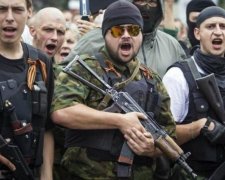 Бойовикам роздали значки та дитячі малюнки на 23 лютого
