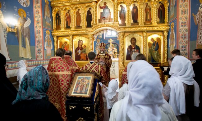 Молитва за батька та матір: рятівні слова до Бога для щастя і здоров'я найближчих