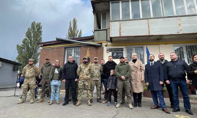 відкриття вулиці Героїв полку "Азов" у столиці