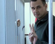 Путінські кати посадили Сенцова на голку