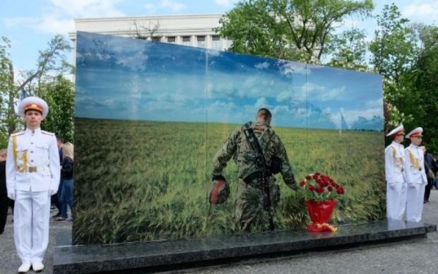 Так и оставим: в вандализме над памятником воинам АТО нашли символизм
