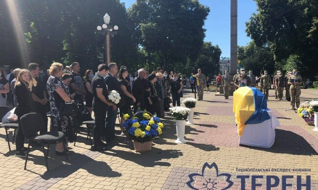 У Тернополі приспусти прапори, чорний день для українців - що відбувається