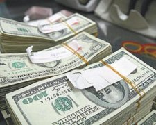 Долар здає позиції: НБУ укріпив українську валюту
