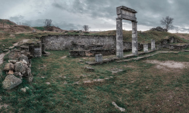 Оккупанты уничтожили важнейший исторический памятник Крыма, рухнул весь город: видео