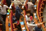 Максим Микитась в Раді голосує за трьох: як нардеп продавлює потрібні Парубію і Гриневич закони
