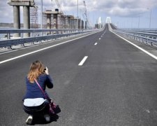 Любителька селфі зганьбила "гордість" Путіна: відео