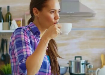 Чай. Фото: скрин youtube