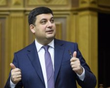 Кров'ю і потом: Гройсман заохотив себе ще двома зарплатами