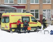 Різанина у школі: з'явилося відео затримання неадеквата