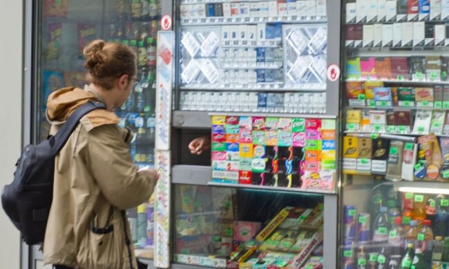 С 1 января в Украине рекордно подорожали сигареты: сколько придется выложить за пачку