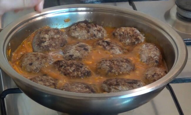 Гречаники в соусі / скріншот з відео