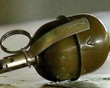В окупованому Луганську підірвали чебуречну, граючи гранатою в кегельбан