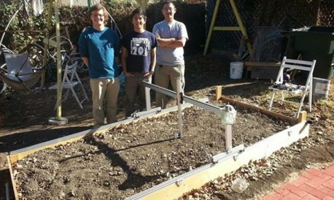 Свіжі овочі на грядках виростить робот