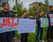Борців з корупцією по-звірячому побили та зґвалтували просто в СІЗО