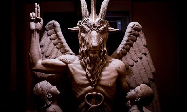 В Америці відкриття пам'ятника Сатані супроводжували оргіями (відео)