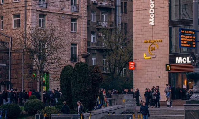 Украинцы, фото из тг-канала "Де відпочити Київ?🌸"