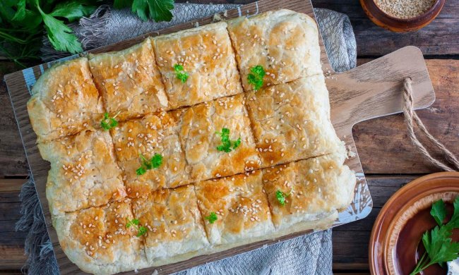 Сезонний рецепт: зимовий пиріг з куркою і овочами