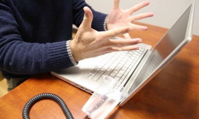 Дій швидко: як врятувати намочений ноутбук 