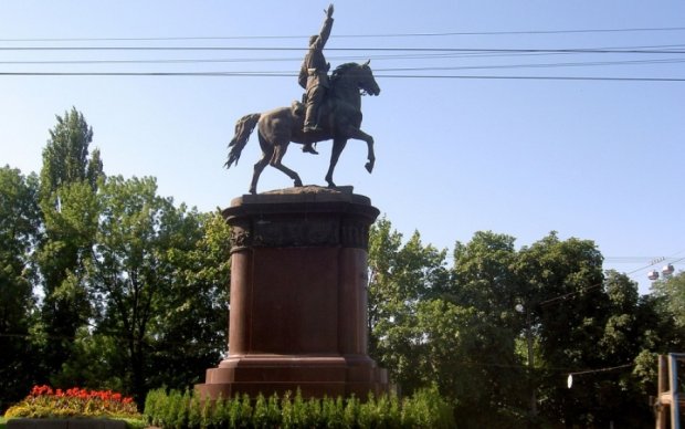 Врятуйте Щорса: Київрада задумала евакуацію пам'ятника