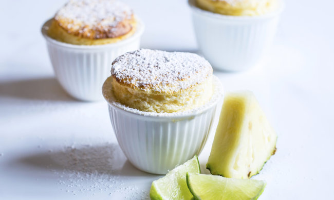 Швидкий рецепт ніжного кокосового суфле з лаймом