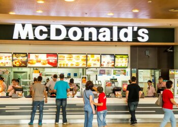 McDonald's і Starbucks будуть відслідковувати викинуті стаканчики і використовувати їх повторно