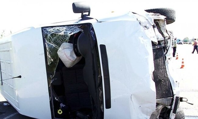 Чуть не поселились: жуткая авария случилась возле ивано-франковского кладбища (ФОТО) 