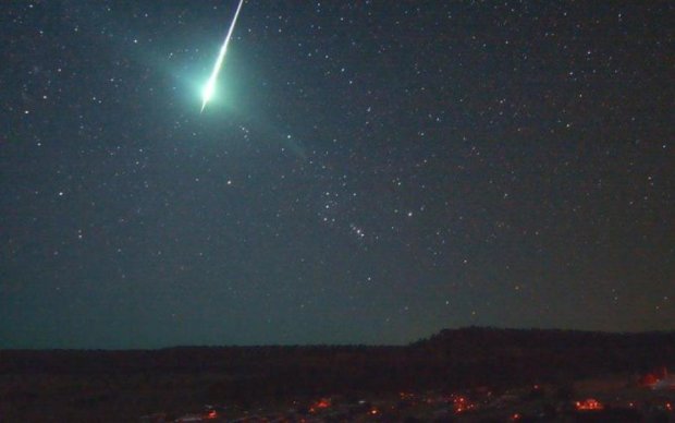 Падіння метеорита освітило ціле місто: неймовірні кадри