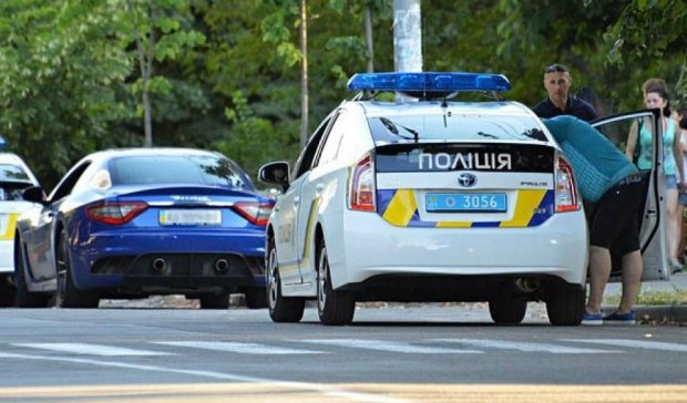 Київська поліція на високій швидкості перехопила Maserati (фото)