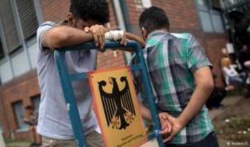 Не щастить по життю: німці хочуть виселити біженців на острови