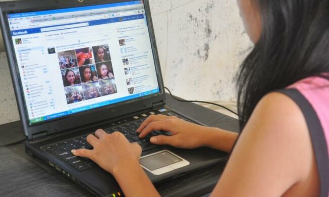 Facebook сплагіатить технологію iPhone