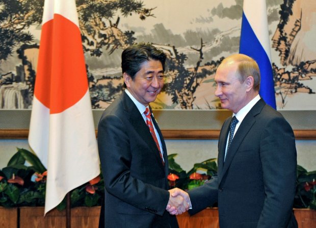 Япония изящно обманула Путина: испугался публичности, как вампир солнца