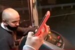 "Здались" і показали: копи влаштували облаву на пасажирів без COVID-сертифікатів