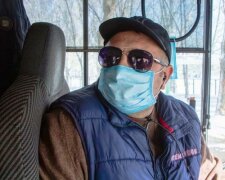 Эхо китайского коронавируса прозвучало в Днепре, город заполонили люди в белых халатах и масках