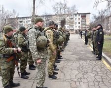 В Авдіївку на допомогу бійцям АТО перекидають поліцію
