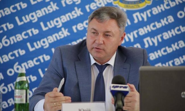 Глава адміністрації чи клоун? Губернатор-мауглі Гарбуз викликав хвилю обурення походеньками з вовчицею