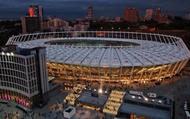 Дебаты Порошенко и Зеленского на "Олимпийском" переплюнули самый топовый футбол: обнародованы расценки