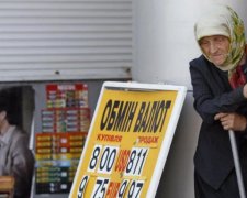 Поки люди бідніють, влада породжує фейки, - політик