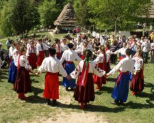 Мода по-украински: самый колоритный регион популяризирует шикарную одежду