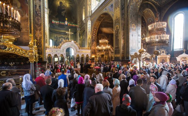 Білорусам заборонили молитися в Православній церкві України: пішли на поводу у Путіна