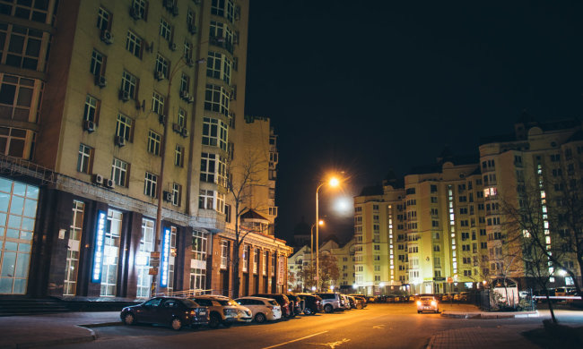 Українцям заплатять за тьмяне світло в квартирах: що потрібно знати про довгоочікувані компенсації