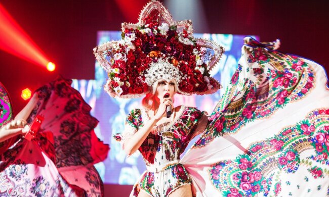 Оля Полякова