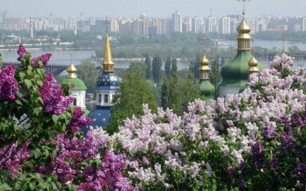 Легендарный символ Киева увековечили в металле: удивительные фото