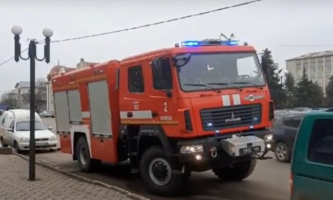 Пожежний автомобіль: Facebook ДСНС Івано-Франківської області