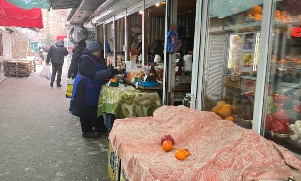 Українці на ринку, фото: Знай.ua