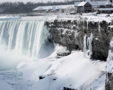 В США замерз Ніагарський водоспад: відео справжньої зимової казки