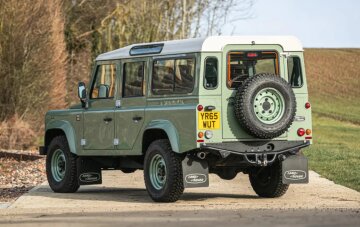 Land Rover Defender, фото: Iconic Auctioneers