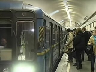 Метро в Києві, фото: скріншот з відео