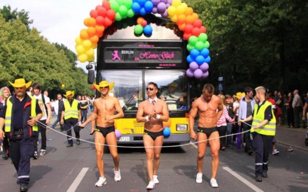 Немецкие геи официально счастливы впервые в истории
